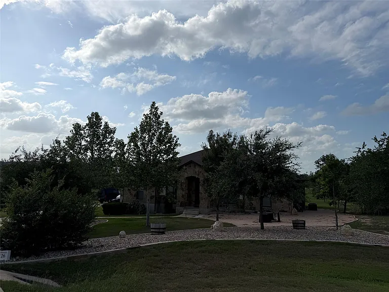 126 Packsaddle Dr — Photo 1