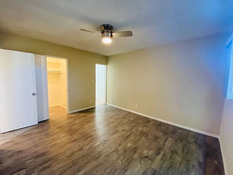 1212 S Ogden Dr — Photo 10