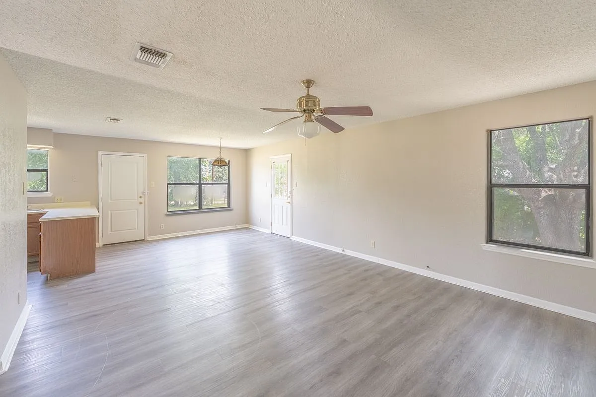 3 bed, 2.0 bath, 1262 sqft, $1,500 — Photo 4