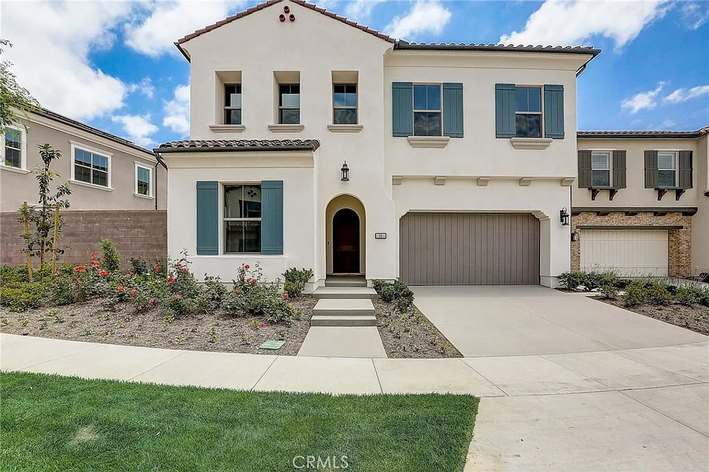 4 bed, 3.5 bath, 3427 sqft, $9,495 — Photo 2