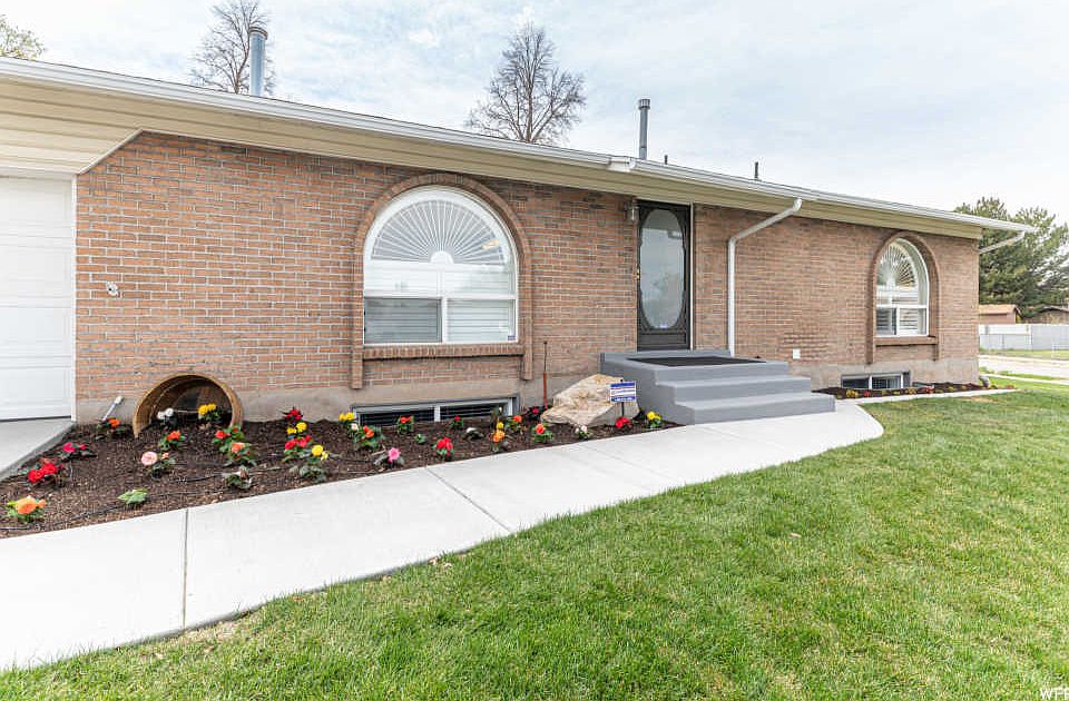 1st image of 778 E Grenoble Dr