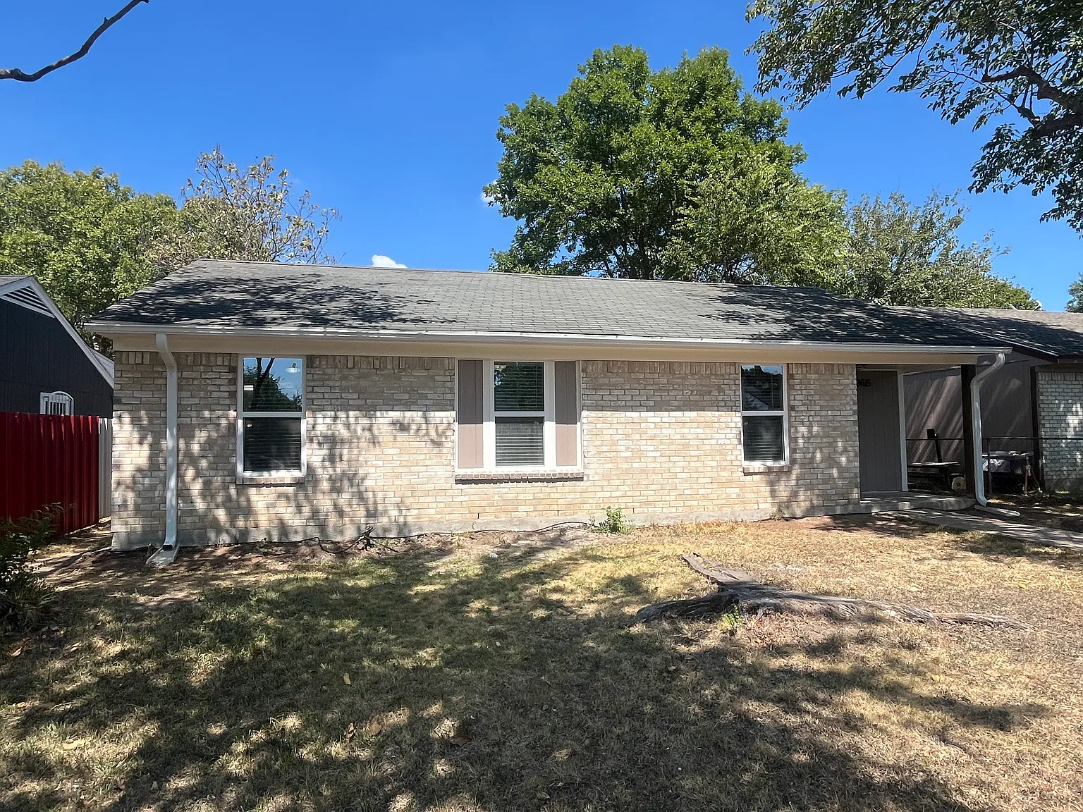 3 bed, 961 sqft, $1,700 — Photo 2