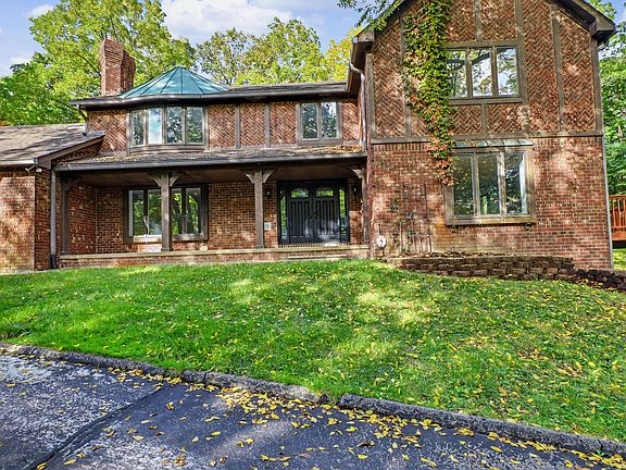 3rd image of 27155 Drake Rd