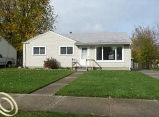 29546 Windsor St, Garden City, MI 48135