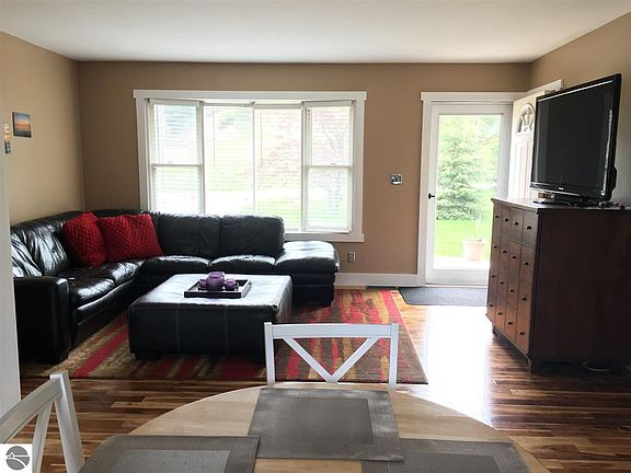 4th image of 7150 Lake Leelanau Dr