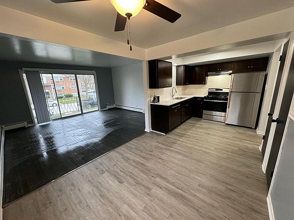 2nd image of 4335 Lindenwood Dr #1E