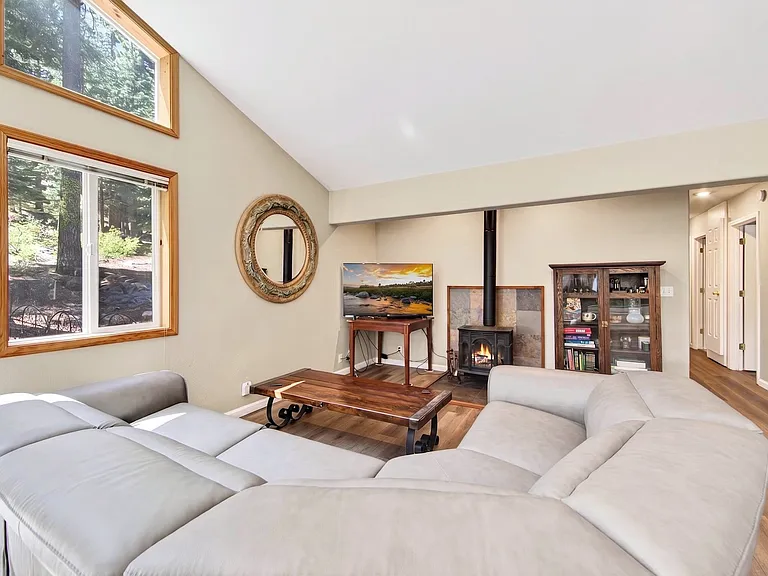 13907 Hansel Ave — Photo 5