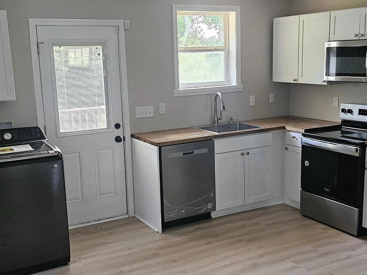 2 bed, 806 sqft, $1,450 — Photo 3