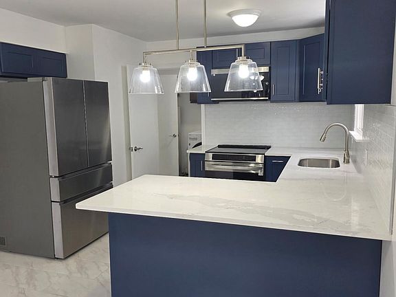 3rd image of 4924 Roywood Rd