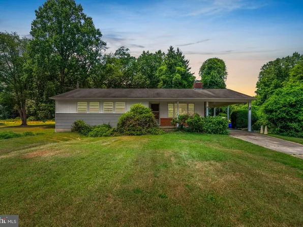 15912 Maple Ridge Ct, Rockville, MD 20853