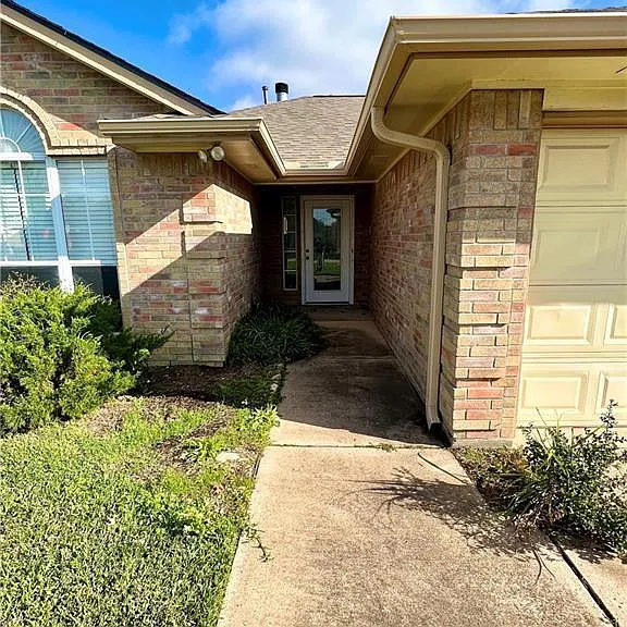3605 Vienna Dr — Photo 2