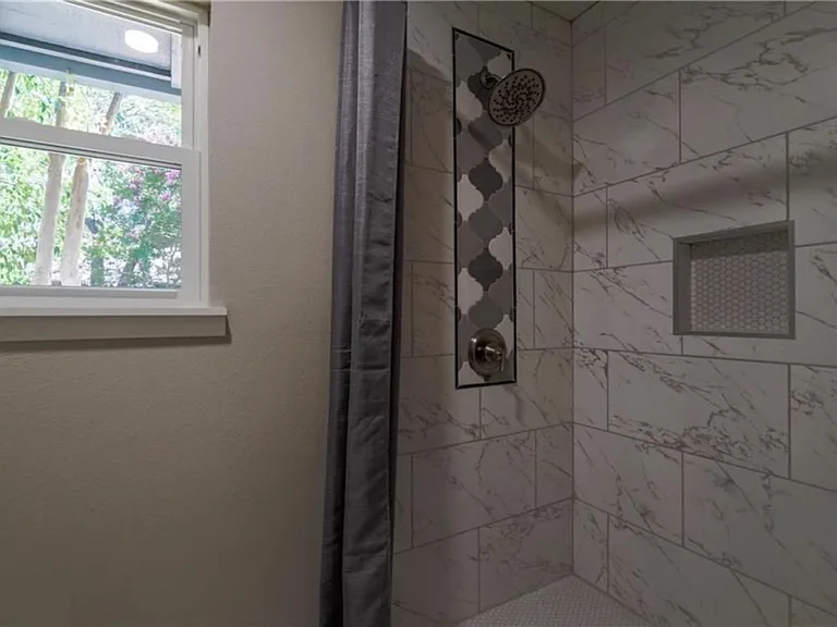 4704 Woodside Dr — Photo 11