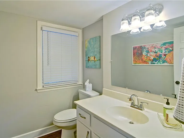 220 Indian Hills Ct — Photo 10