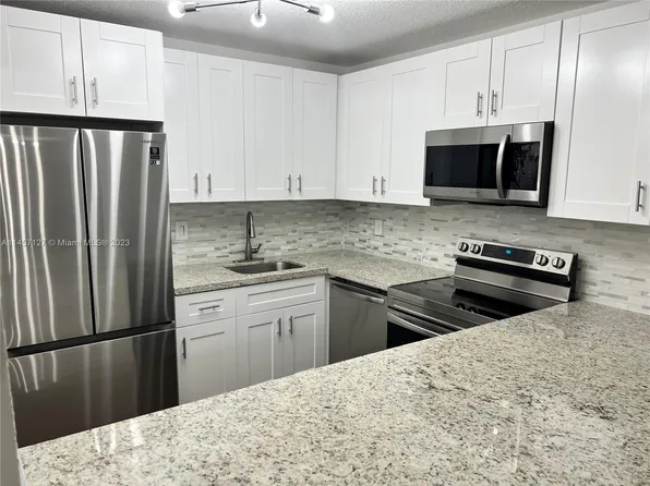 9355 SW 8th St APT 124, Boca Raton, FL 33428