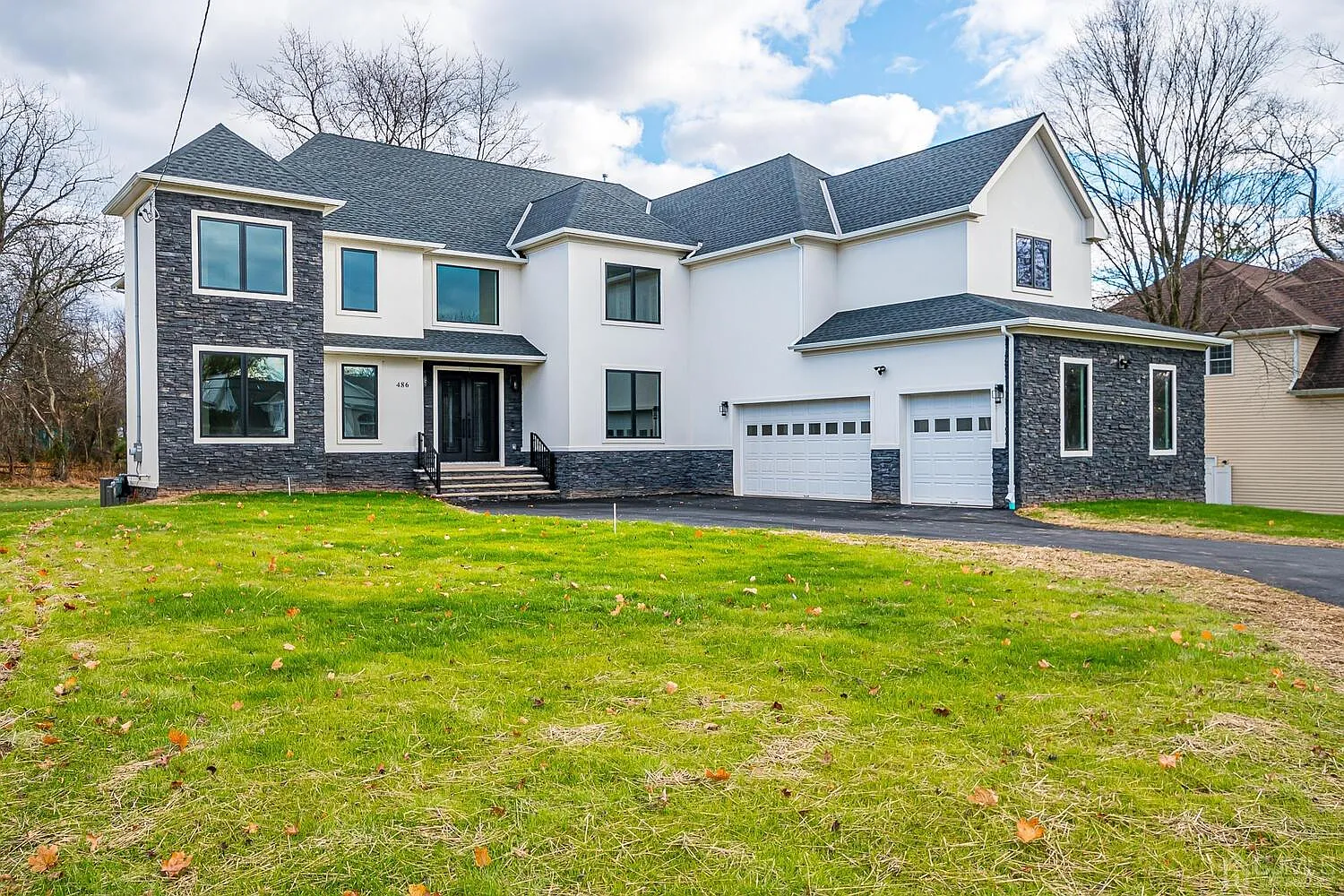 486 Plainfield Rd photo 1