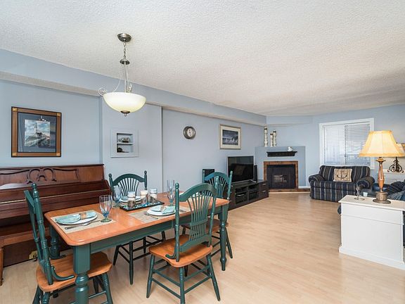 5th image of 3245 Altura Ave APT 4