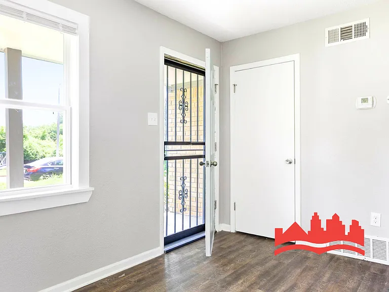 3230 Sweet Springs Dr — Photo 7