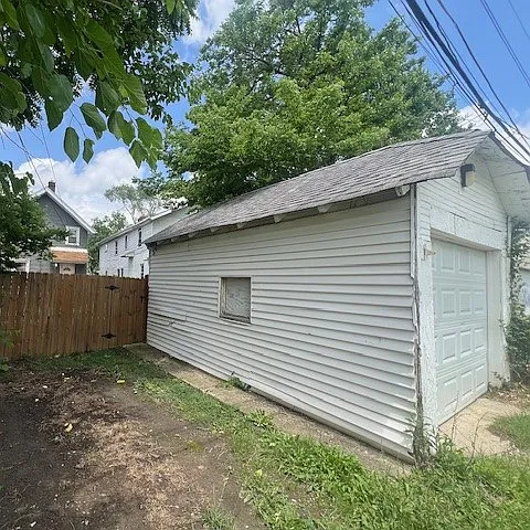 623 E Markison Ave — Photo 16
