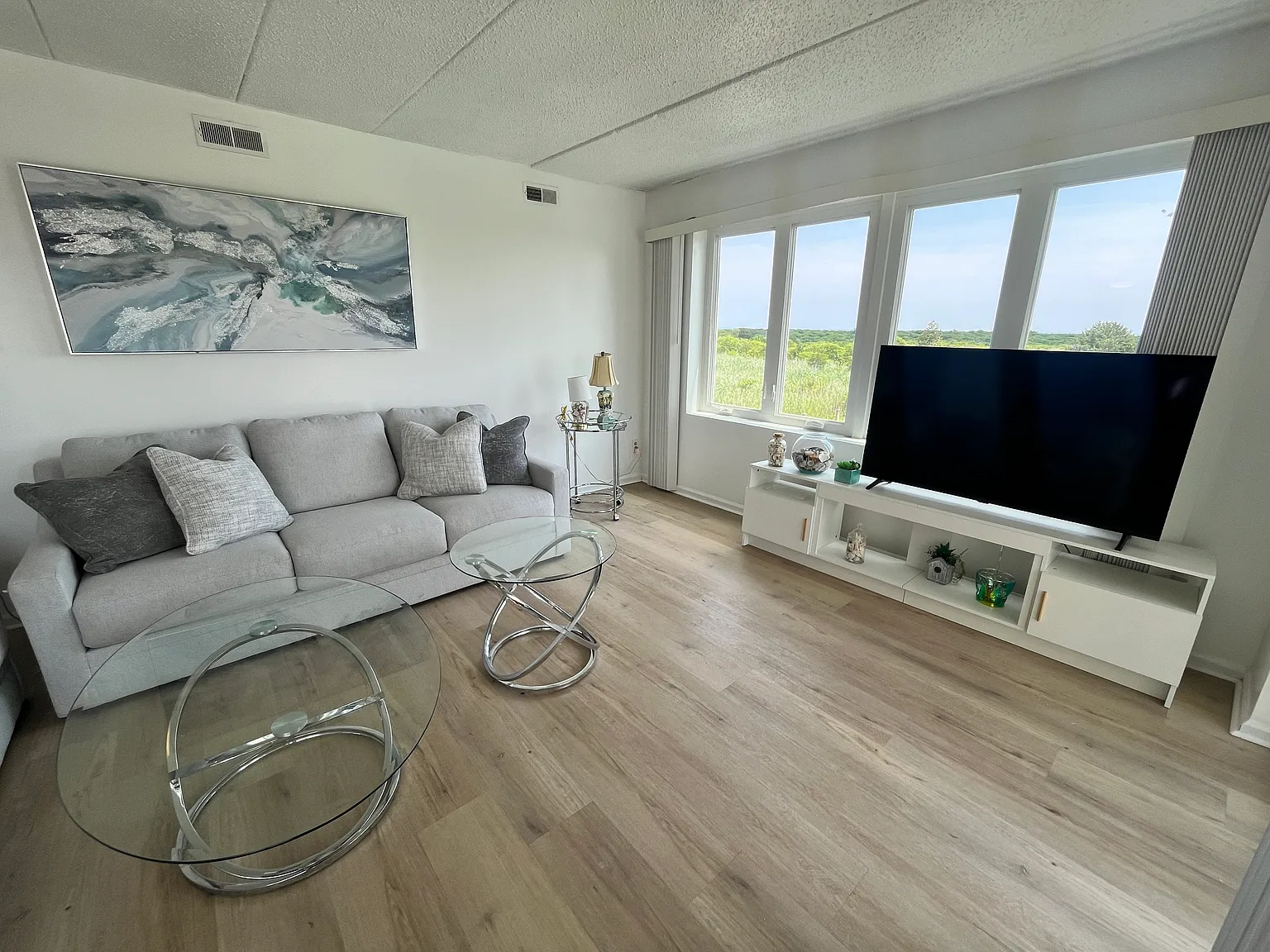 2 bed, 1375 sqft, $2,800 — Photo 2