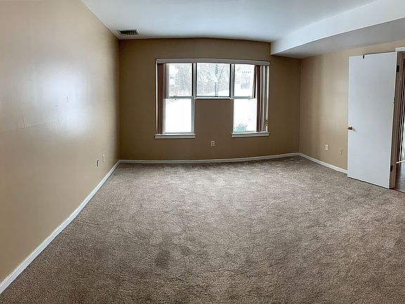4th image of 505 Continental Dr
