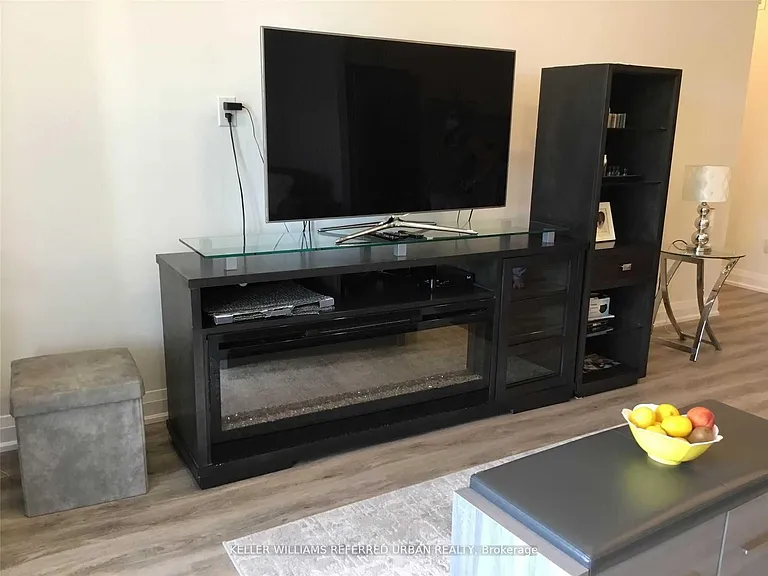 64 Queen St S #504 — Photo 3