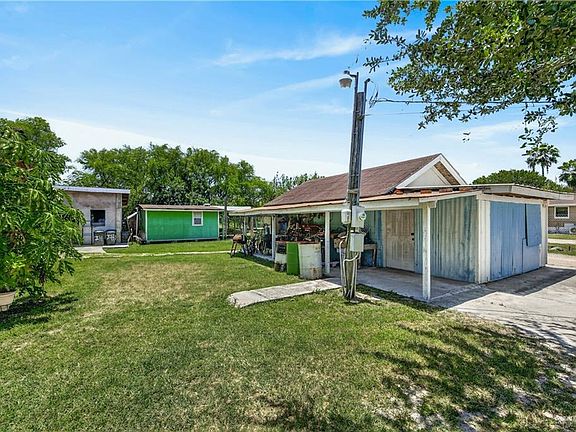 3rd image of 6602 De La Rosa Cir