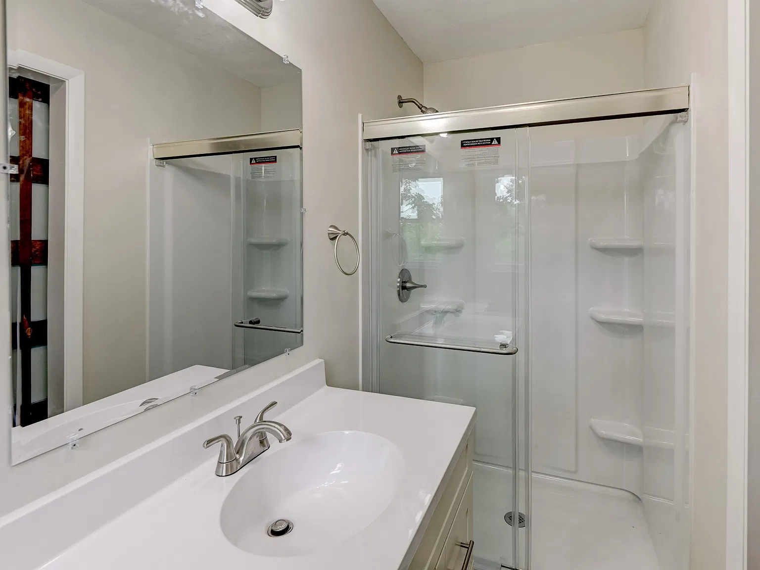 3 bed, 1360 sqft, $1,950 — Photo 4