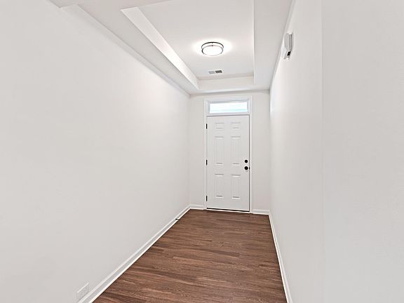 3rd image of 584 Pollyanna Dr