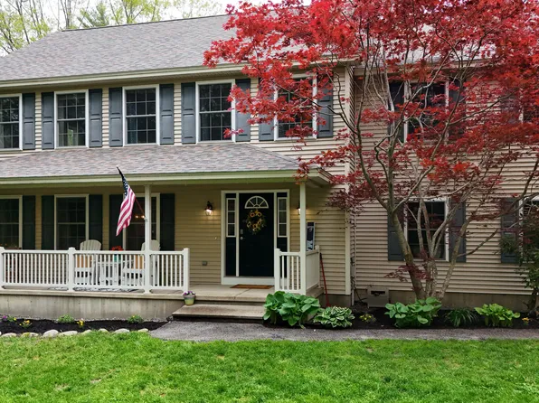 30 Maxfield Drive, Orono, ME 04473