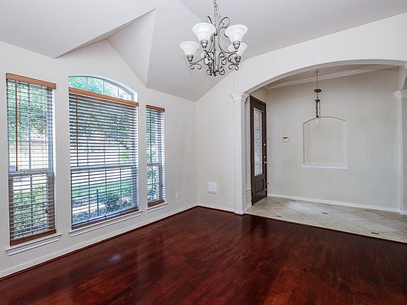 2nd image of 48 Pebble Beach Ct