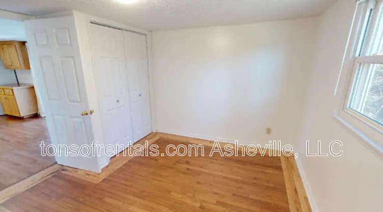 1051 Upward Rd — Photo 10