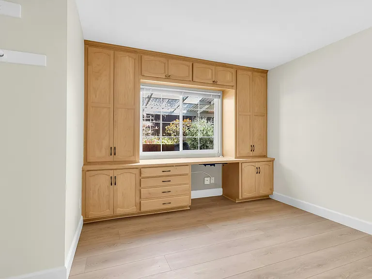 6246 Decanture St — Photo 15