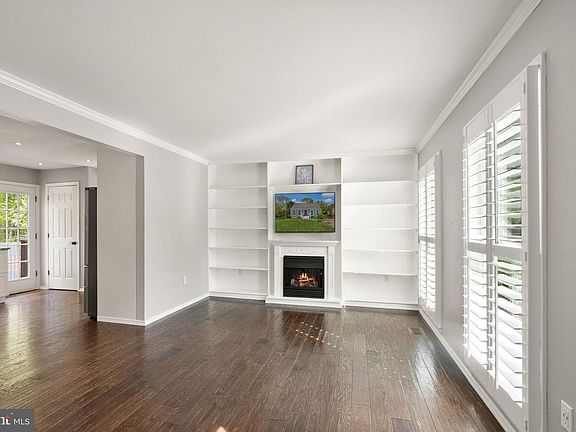 4th image of 13736 Mahoney Dr