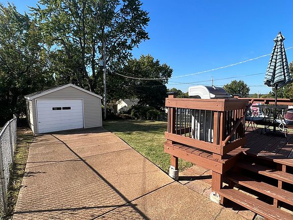 3rd image of 6444 Colletta Dr