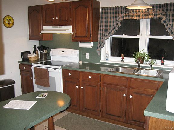 454 W Main Ave kitchen