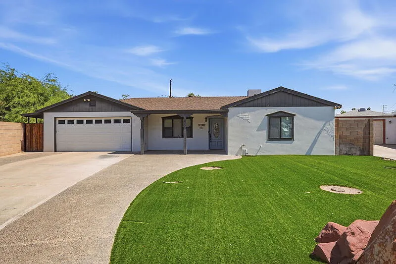 3 bed, 2.0 bath, 1386 sqft, $2,895 — Photo 1