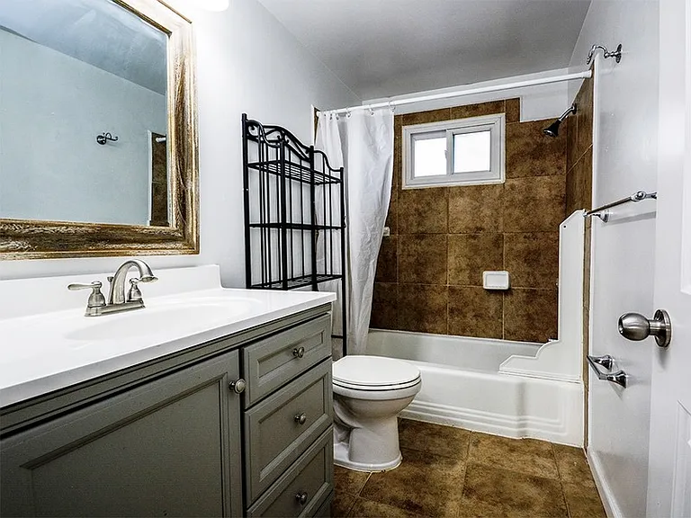 219 E Southgate Ave #1 — Photo 4
