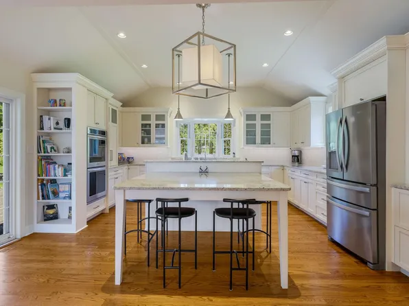 77 Meetinghouse Rd, Doylestown, PA 18901