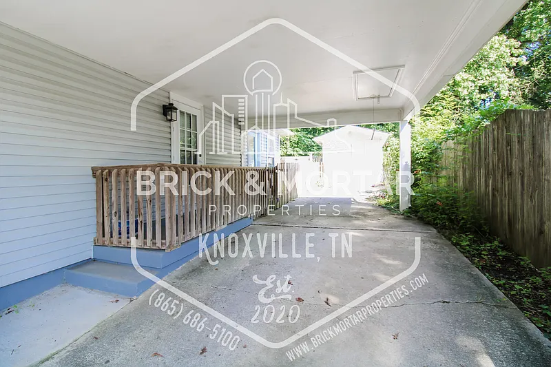 3 bed, 1.0 bath, 1056 sqft, $1,950 — Photo 4