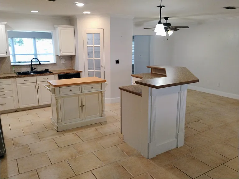 1067 York Way — Photo 35