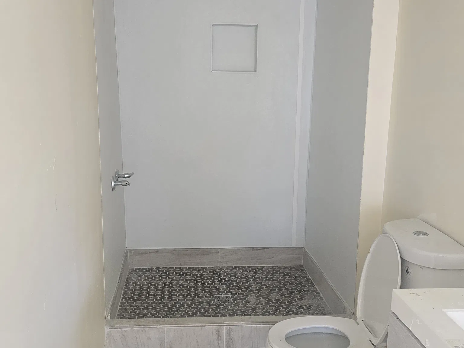 Studio, 500 sqft, $1,400 — Photo 2