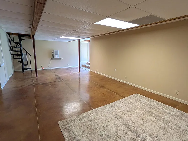 102 Huntington Ridge Rd — Photo 19
