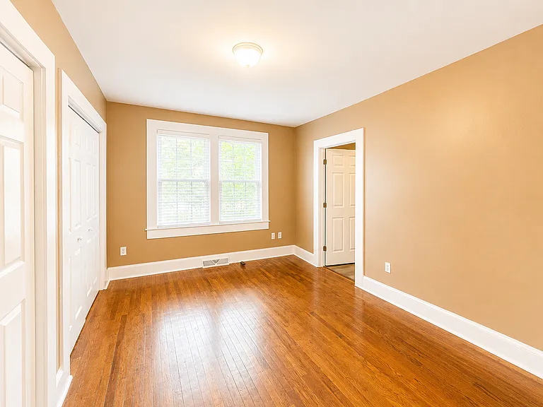112 Babb St — Photo 11
