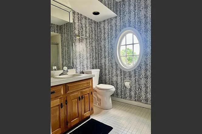 3913 Northampton Way — Photo 17