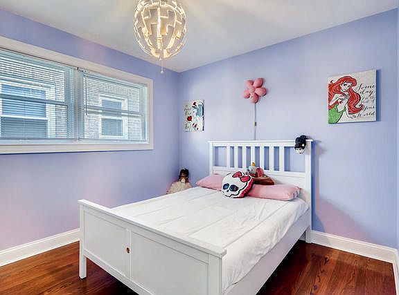 4th image of 5041 N Melvina Ave