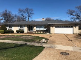1037 Dolores Dr, Bensenville, IL 60106