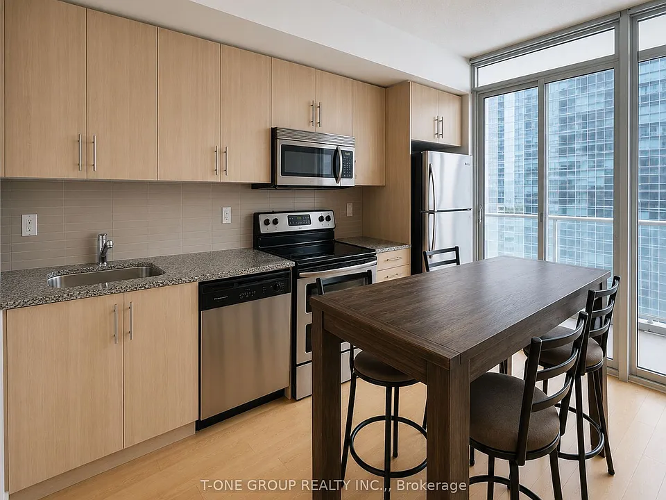 55 Bremner Blvd #1309