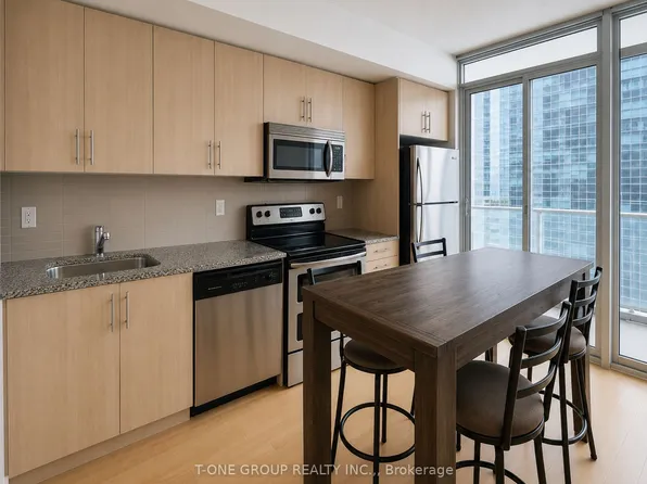 55 Bremner Blvd, Toronto, ON