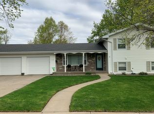 418 E 18th St, Grand Island, NE 68801
