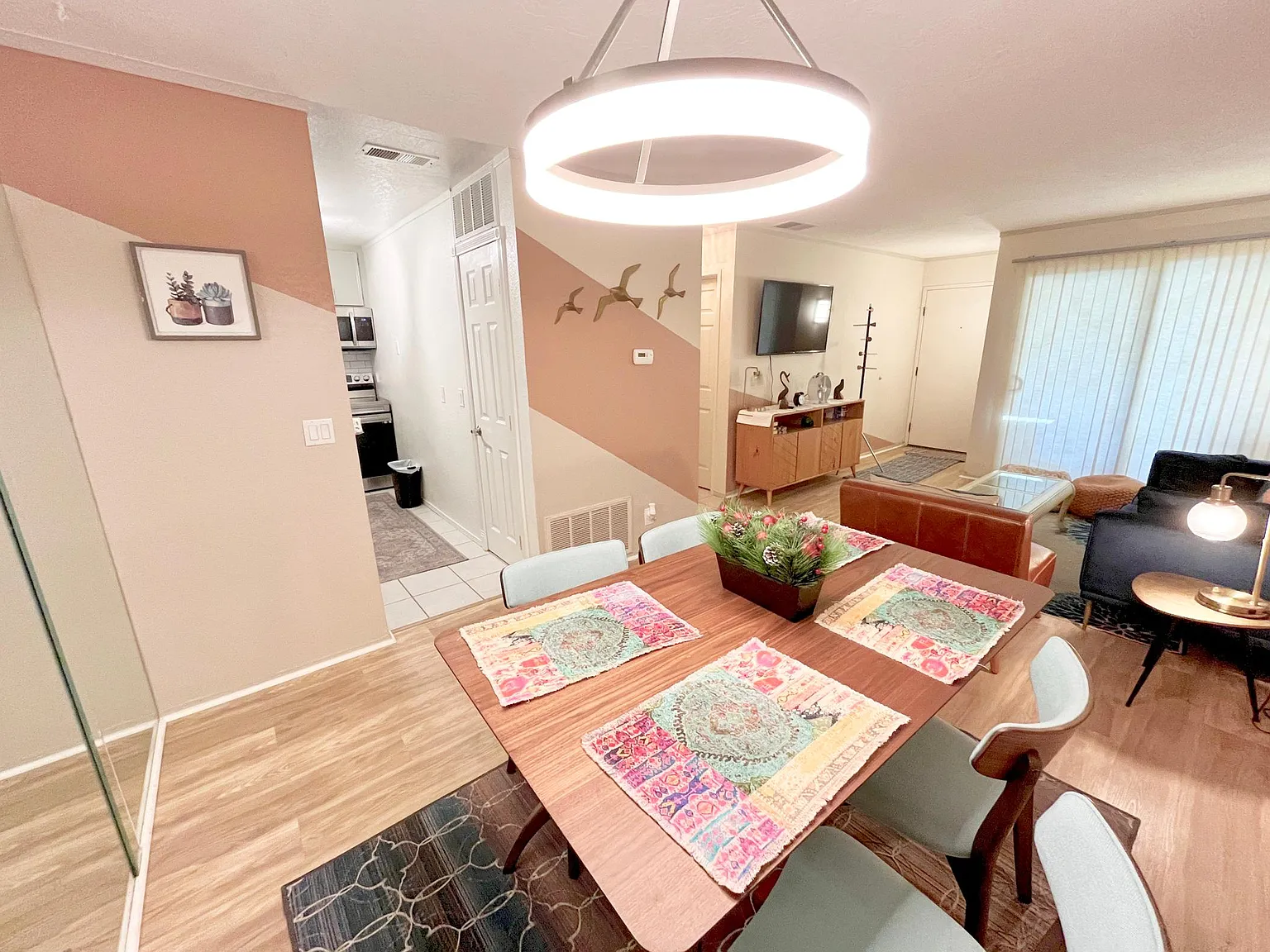 1 bed, 589 sqft, $1,800 — Photo 3